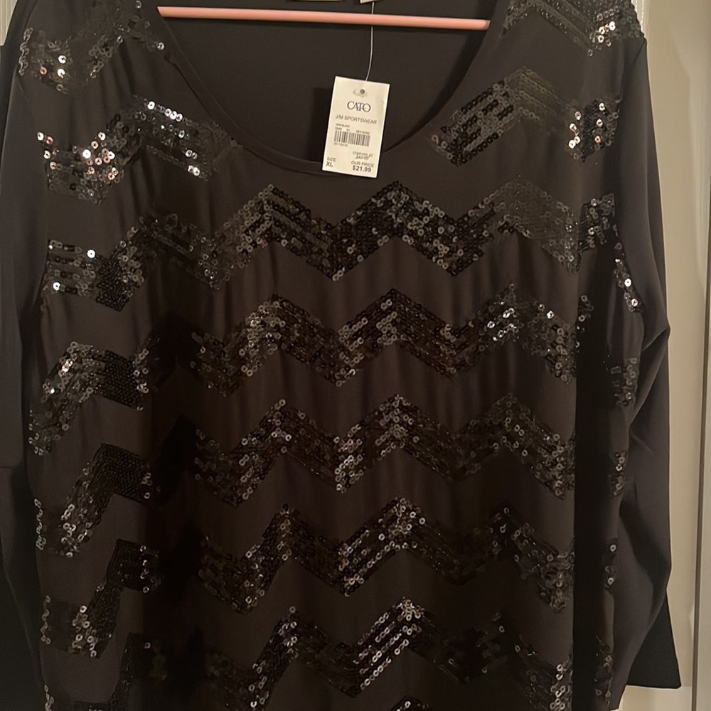 Beautiful tunic top - Picture 2 of 3